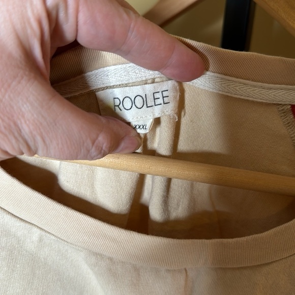 Roolee Tan Tee Shirt with flowy floral short sleeves Size XXXL - Picture 4 of 5